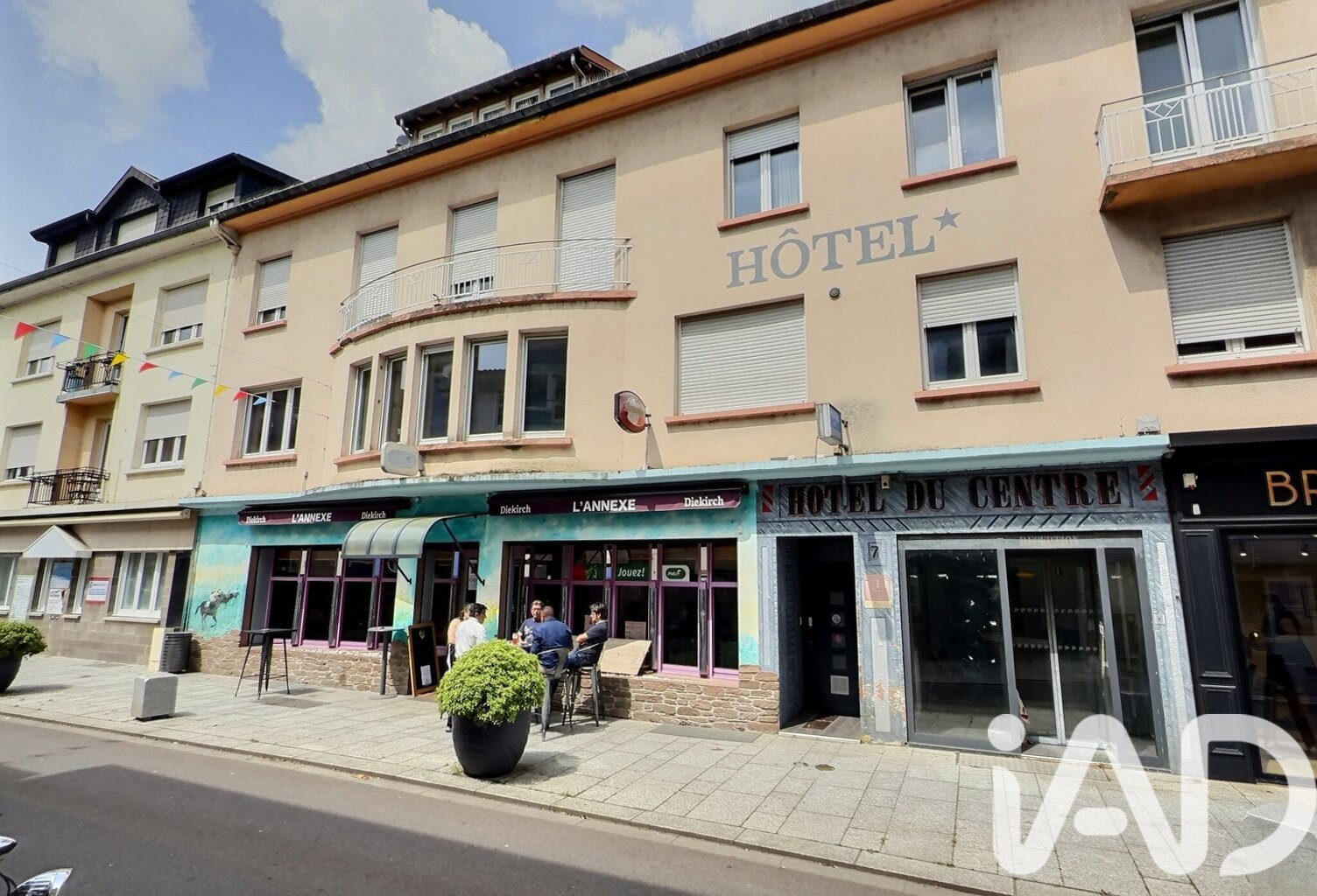 Vente Boutique/Local commercial 100 m&sup2; — photo 1