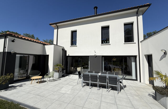 BREUILLET   VILLA ULTRA MODERNE AUX PRESTATIONS HAUT DE GAMME — photo 5