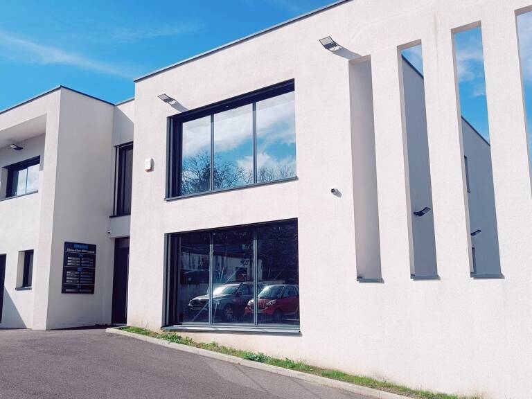 Vente Bureaux 902 m&sup2; — photo 1