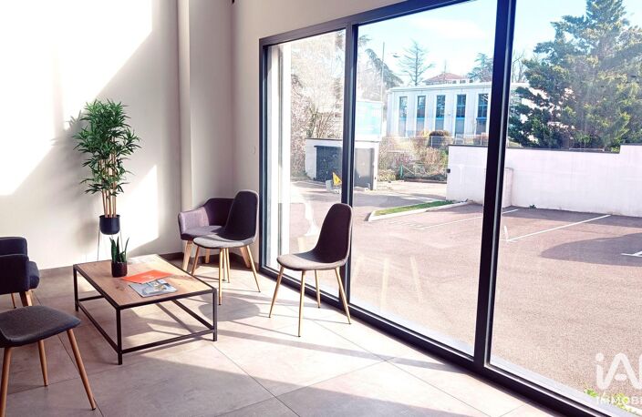 Vente Bureaux 902 m&sup2; — photo 2