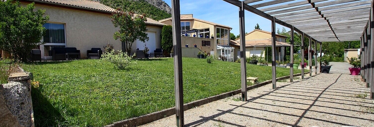 Maison 14 Pièces 400 m² à vendre à Séderon (26560)