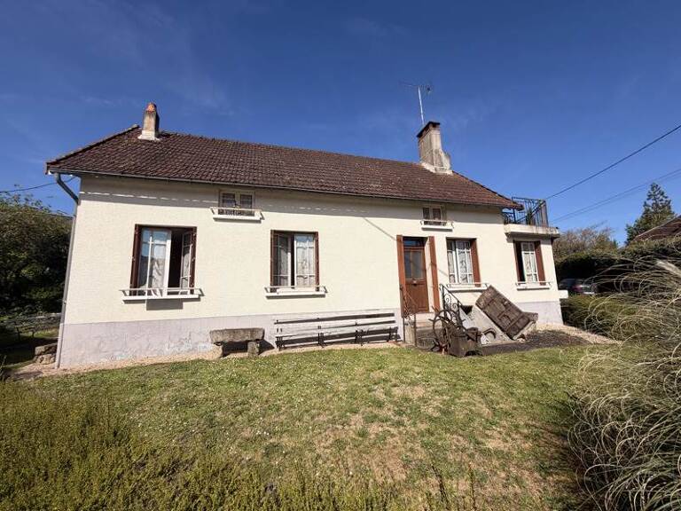 Maison en pierre de 6 pièces principales — photo 1