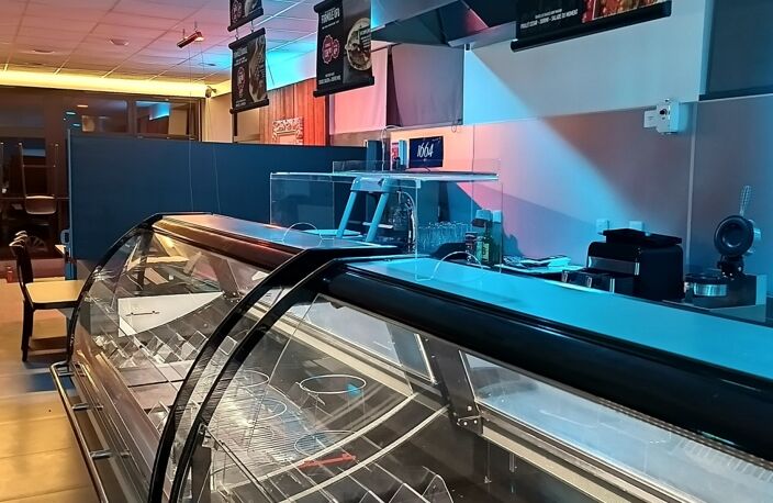 Vente Local commercial 132 m&sup2; — photo 4