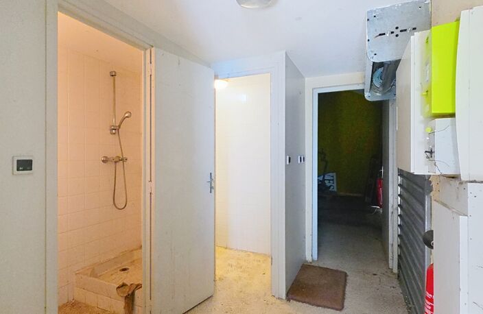 Vente Boutique/Local commercial 110 m&sup2; — photo 3