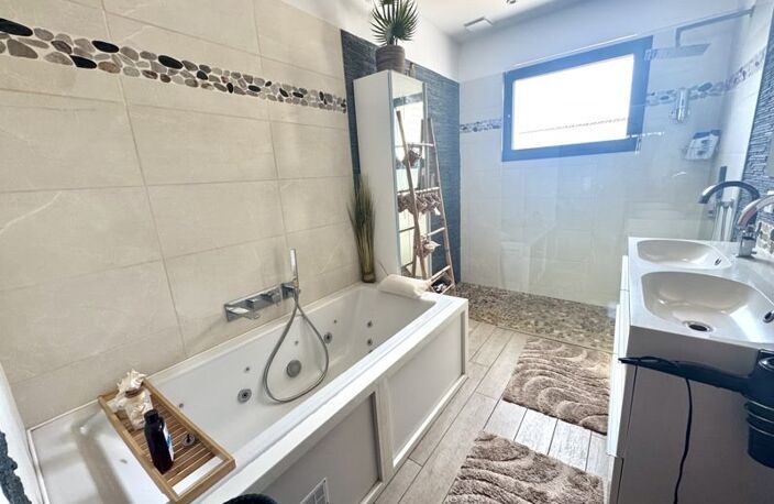 Vente maison 5 pièces 127 m² Gujan-Mestras (33470) — photo 4