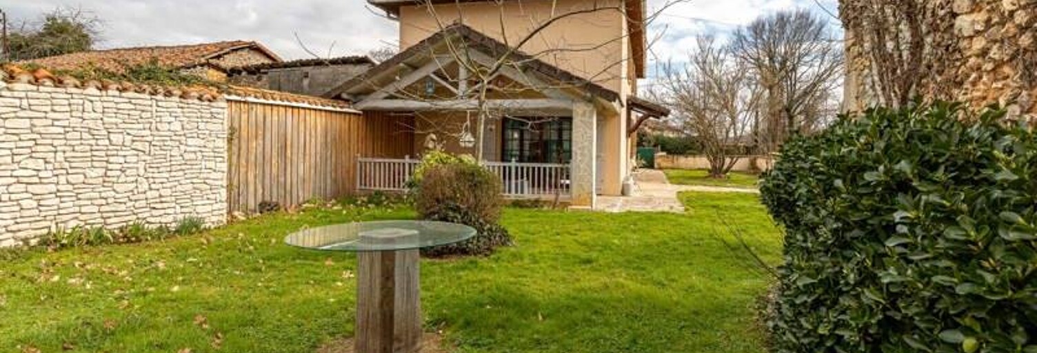 Maison 5 Pièces 136 m² à vendre à Nanteuil-en-Vallée (16700)