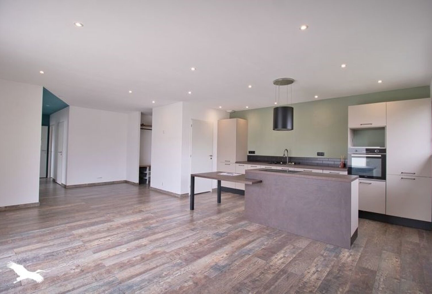 Contemporaine de 5 pièces principales — photo 1