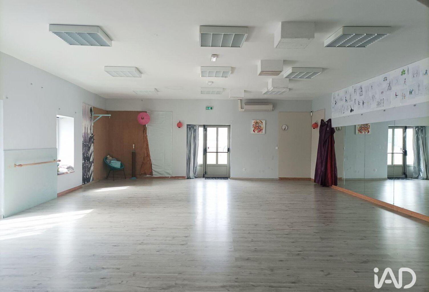 Vente Murs commerciaux 145 m&sup2; — photo 1