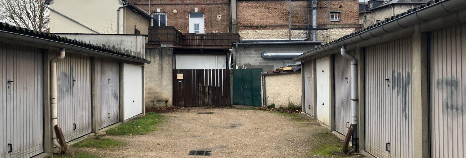 Garage  14 m² à louer à Louviers (27400)