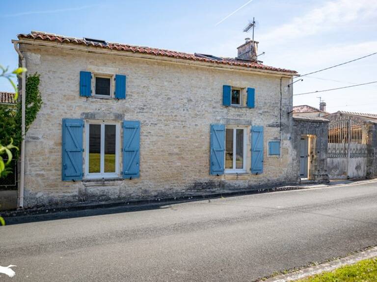 Charentaise de 7 pièces principales — photo 1