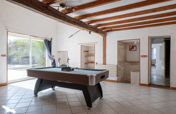 Charentaise de 7 pièces principales — photo 4