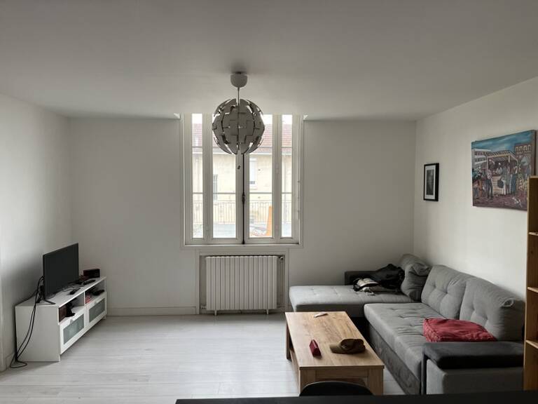 Maison en pierre de 4 pièces principales — photo 1
