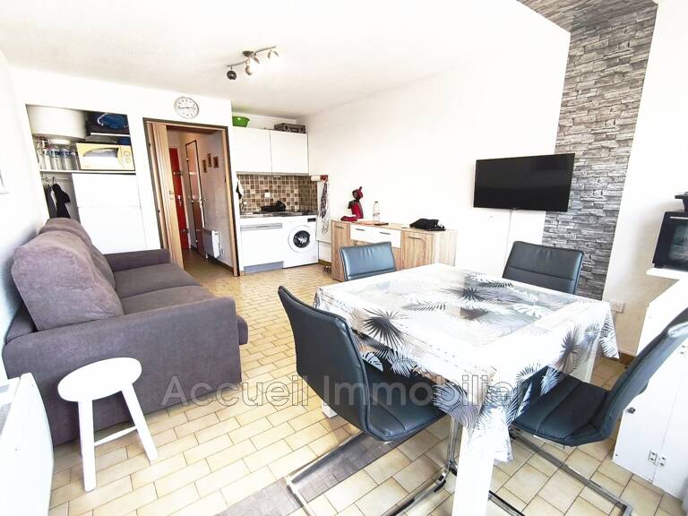 Studio cabine au 1er étage avec parking privé, en bon état. <BR>E — photo 1