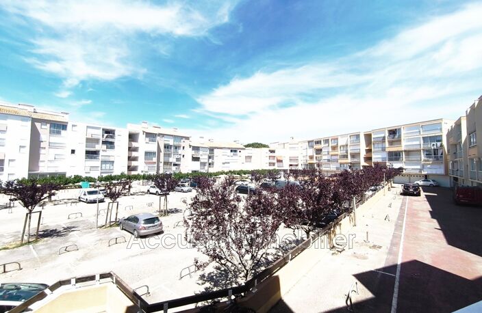 Studio cabine au 1er étage avec parking privé, en bon état. <BR>E — photo 5