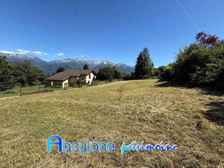 Terrain constructible de 1514 m² — photo 1