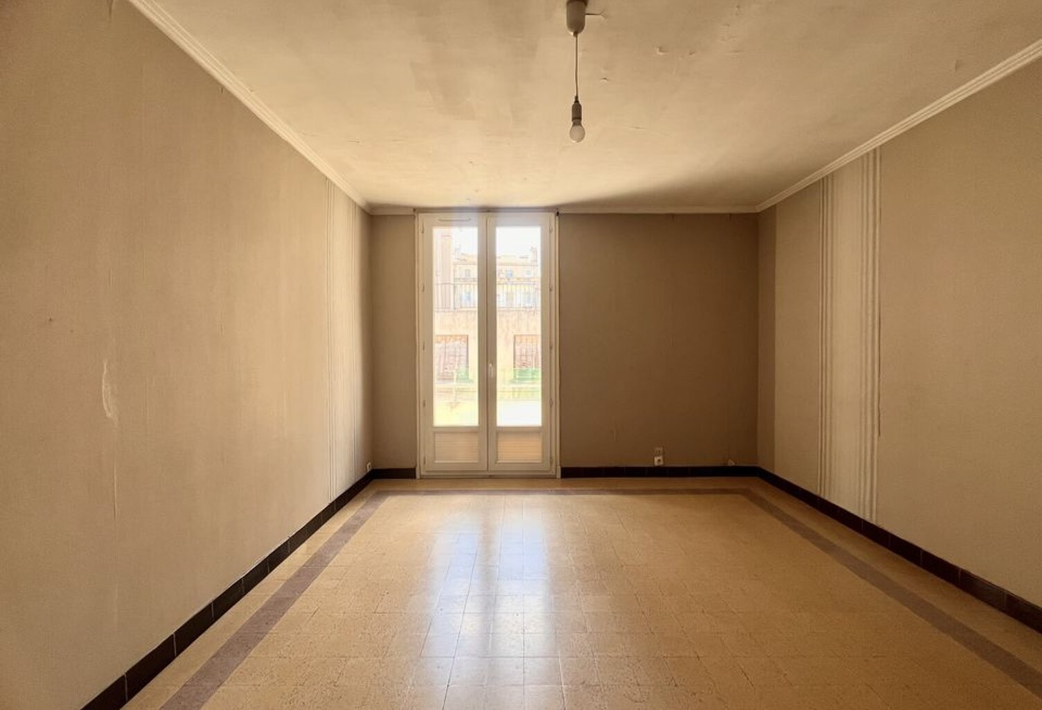 Appartement T3 64.67m² à rénover — photo 1