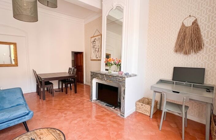 TROIS-PIECES D'EXCEPTION MEUBLE – CENTRE HISTORIQUE D'AIX EN PROVENCE — photo 2