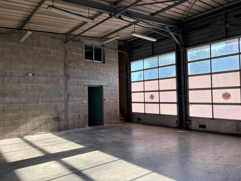 LUCON (85400) EN PLEINE ZONE ARTISANALE LOCAL PROFESSIONNEL 90M² EN TRES BON ETAT AVEC PARKING PRIVATIF — photo 1