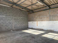 LUCON (85400) EN PLEINE ZONE ARTISANALE LOCAL PROFESSIONNEL 90M² EN TRES BON ETAT AVEC PARKING PRIVATIF — photo 3