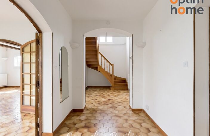 Gardanne secteur Galine -Picon : villa traditionnelle 5 pièces et double garage sur 780m2 de terrain au calme — photo 5