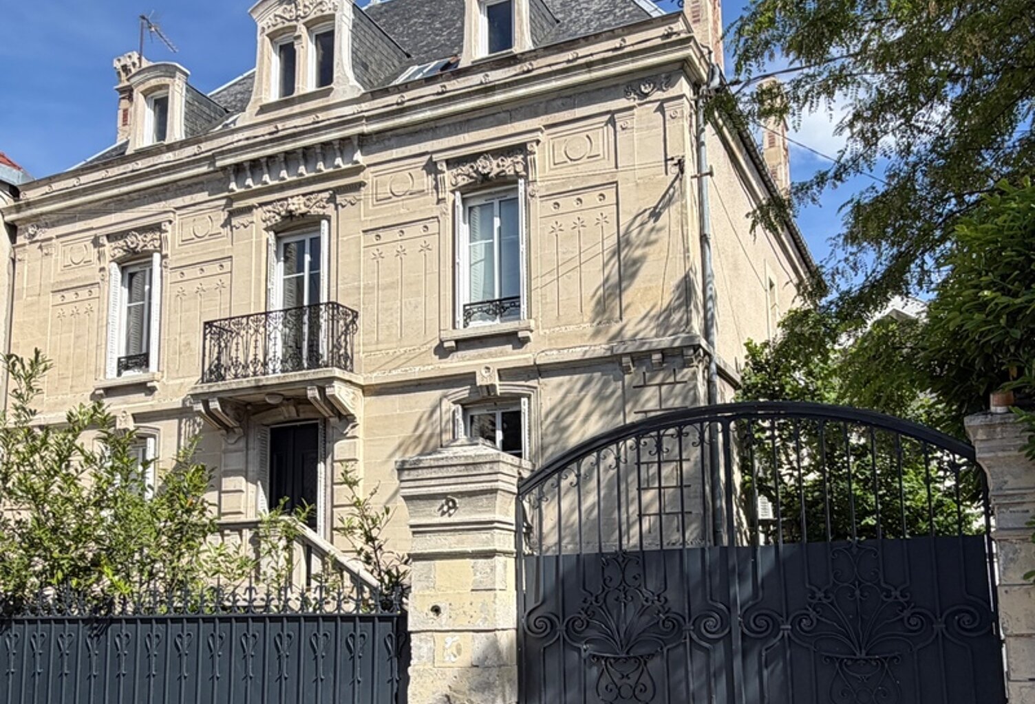 ENSEMBLE IMMOBILIER DE CARACTÈRE EN HYPER CENTRE — photo 1