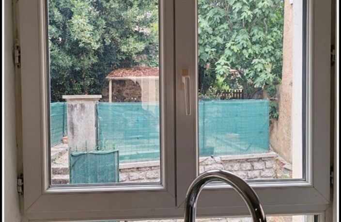 COUP DE CŒUR AU BRUSQUET – MAISON DE VILLAGE RENOVEE avec GARAGE et JARDIN — photo 3
