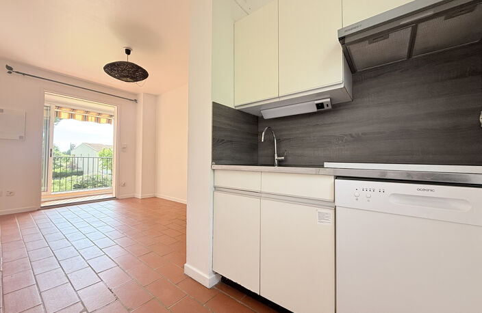 Appartement avec loggia, 2 cabines et 2 places de stationnem — photo 3