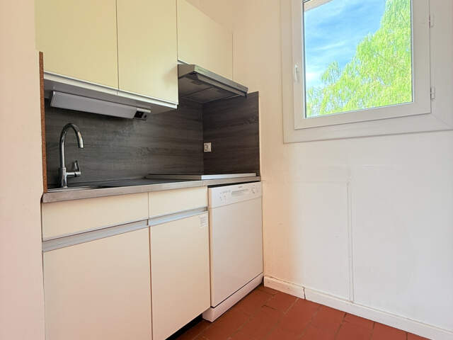 Appartement avec loggia, 2 cabines et 2 places de stationnem — photo du bien
