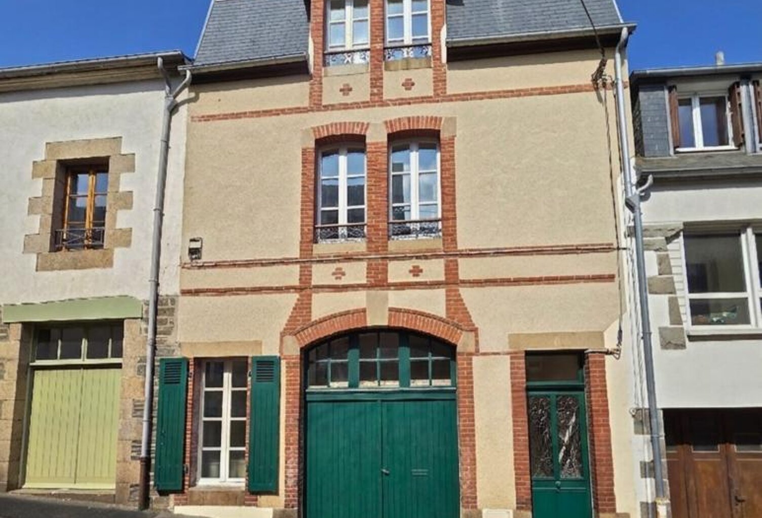 Morlaix : Charmante maison de ville de 151m² - 7 pièces + Studio au RDC — photo 1