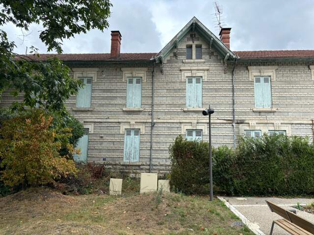 Maison à vendre 8 pièces RION DES LANDES (40) — photo du bien