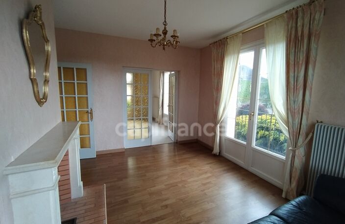 Maison familiale de plus de 220 m² avec 5 chambres, piscine, sauna, terrain clos, vue dégagée — photo 2