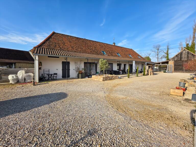 Ferme bressane rénovée à Louhans – 14 pièces, 192 m² avec espace indépendant idéal Airbnb  (71) — photo 1