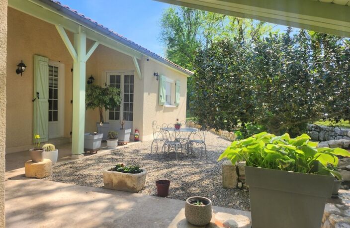 Belle Maison de plain pied avec 4 chambres et jardin arboré - à vendre - 6 pièces - ALLEZ ET CAZENEUVE (47) — photo 4