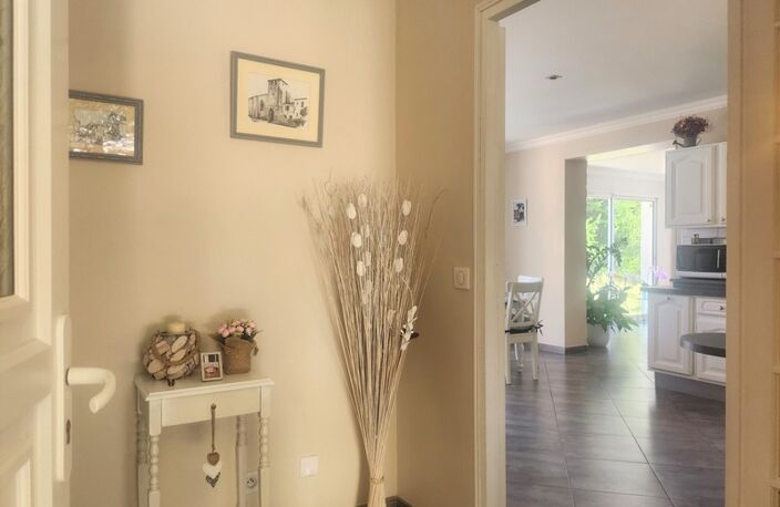 Belle Maison de plain pied avec 4 chambres et jardin arboré - à vendre - 6 pièces - ALLEZ ET CAZENEUVE (47) — photo 5