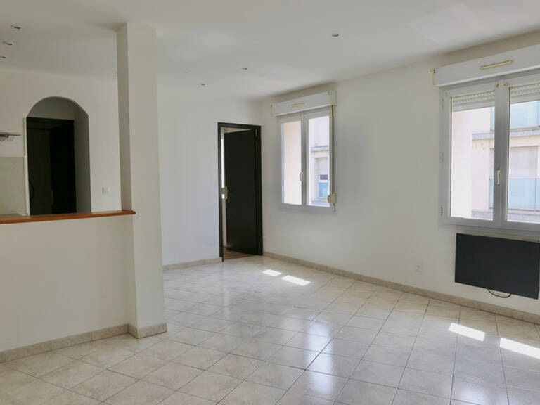 Appartement au premier étage à vendre 2 pièces REIMS (51), libre de toutes occupations ; — photo 1