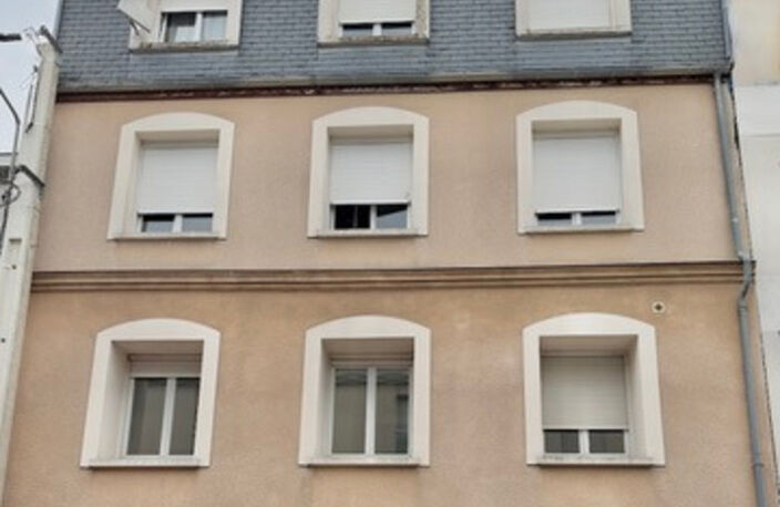 Appartement au premier étage à vendre 2 pièces REIMS (51), libre de toutes occupations ; — photo 2