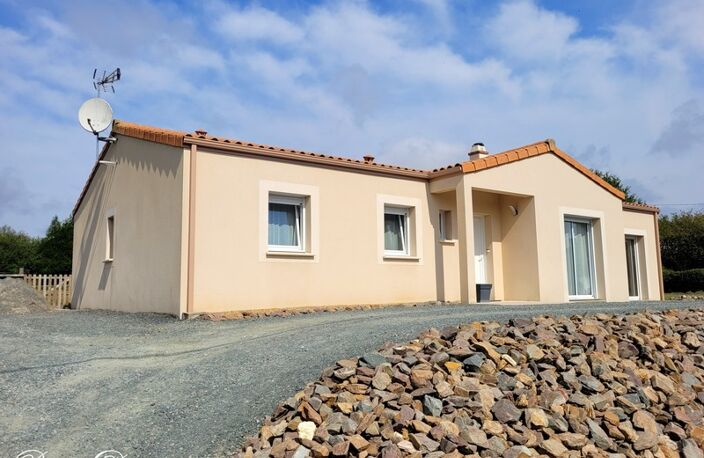 Maison à vendre 5 pièces MONCOUTANT (79) - Maison plain-pied 100 m2 habitables + Pièce attenante de 29 m2 — photo 2