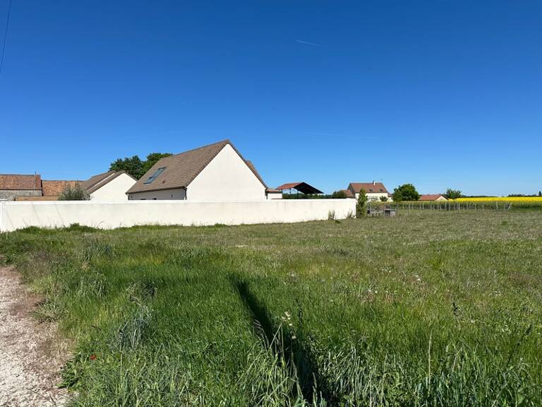 POLIGNY (77) Terrain à bâtir de 1 546 m2 - Façade de 24m — photo 1