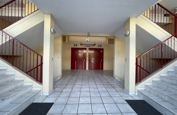 Local/bureau à vendre MOUGINS (06) — photo 2