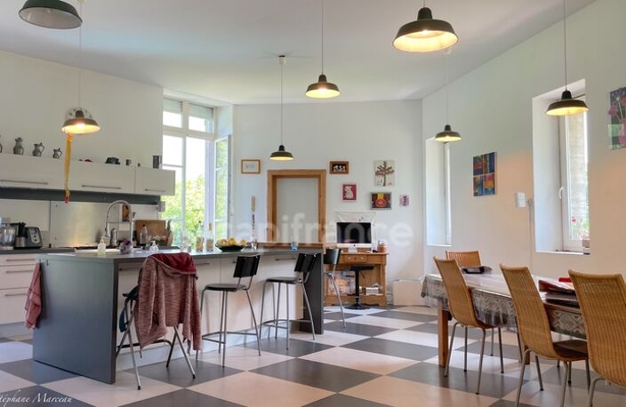 SAVOIE (73), à vendre vallée de La Maurienne, maison atypique, terrain 4000m², Gîte — photo 3