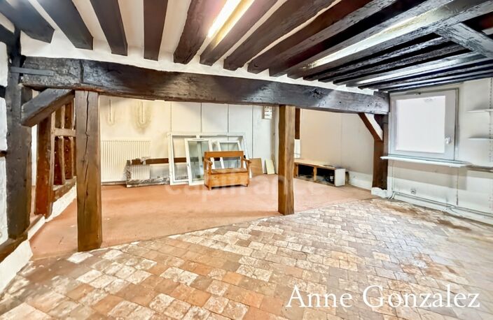 Ensemble immobilier à vendre centre bourg de la LA FERTE SAINT AUBIN : local comercial+appartement à rénover + dépendance + garage et deux places de parking — photo 5