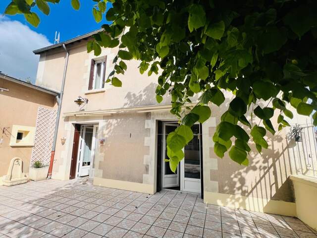 Maison de bourg 100m² - 3 chambres et dépendances  SAINT SAUVEUR (86) — photo du bien