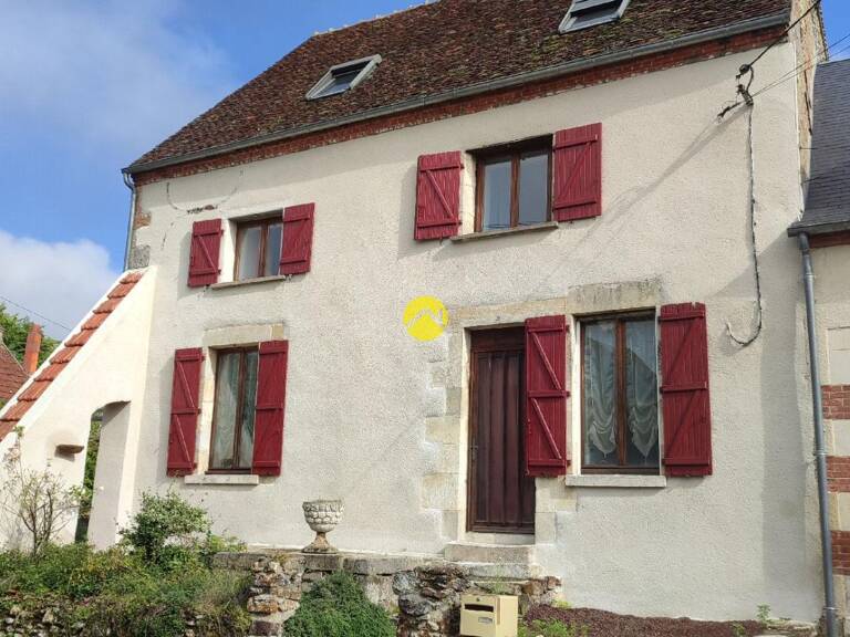 MAISON ANCIENNE AVEC GRAND TERRAIN — photo 1