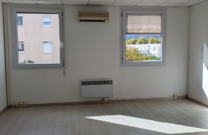 Bureaux à vendre GRENOBLE (38) 245 m² — photo 2