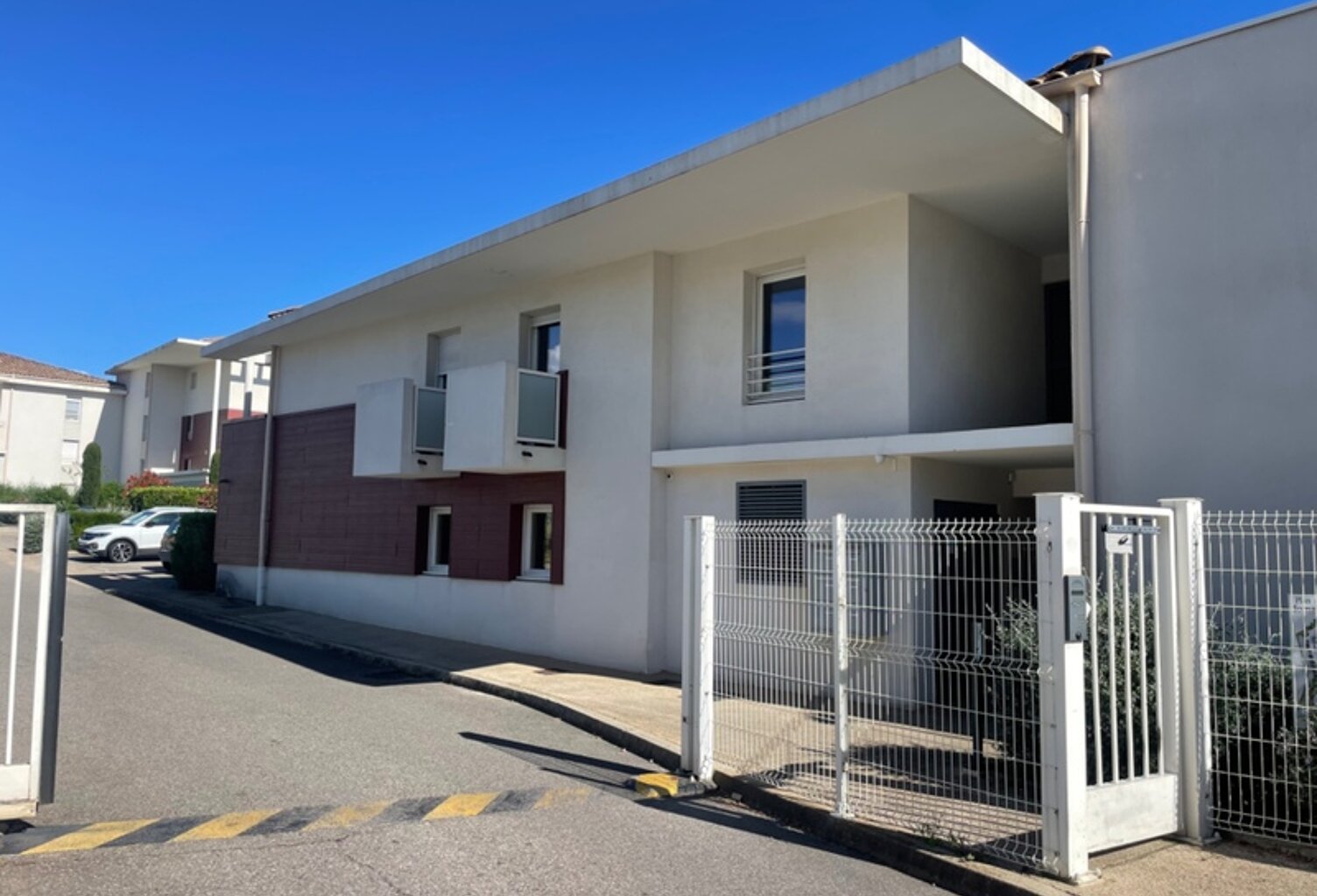 Immeuble résidentiel à vendre à SAINT MARTIN DE CRAU (13) — photo 1