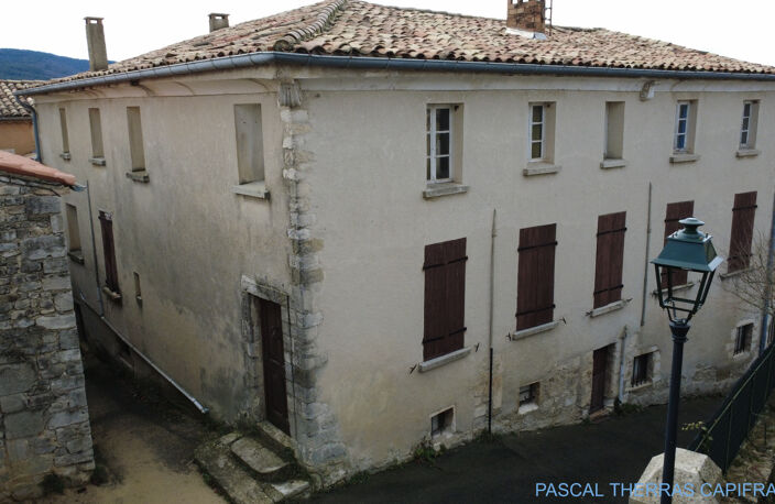 Maison de maître du XVIIe siècle à rénover - 250m2 - terrasse panoramique - 10 Pièces - 7 Chambres — photo 4