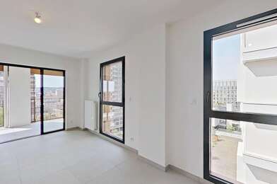 Appartement 2 pièces 823 €
