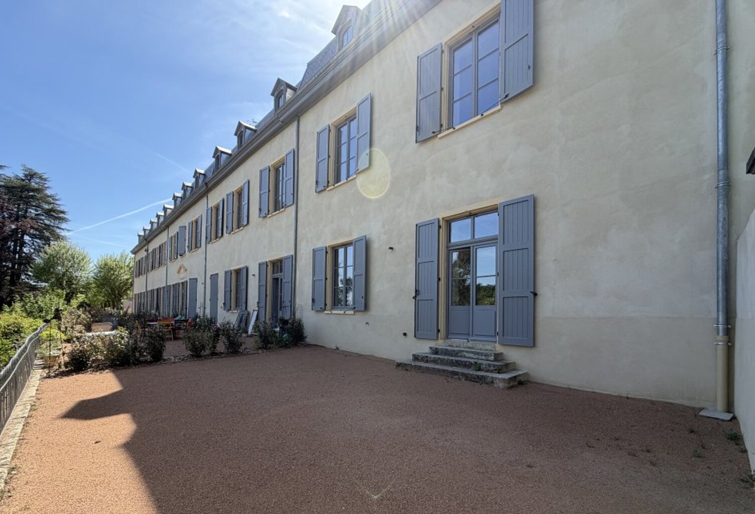 Domaine de la Ferrière, Charbonnières-les-Bains - Magnifique T3 avec grande terr — photo 1