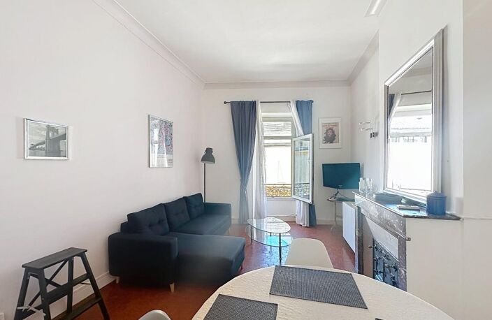 Appartement T3 -  À Louer - Avignon - Intra-Muros — photo 2