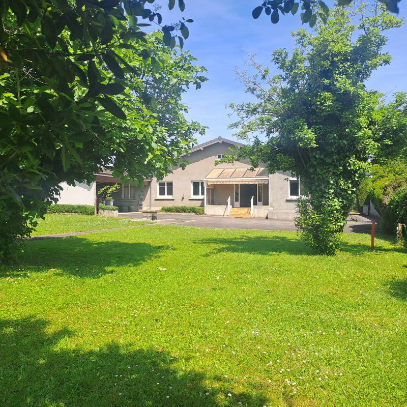 Villa / Maison  T5 à vendre Bénéjacq 64800